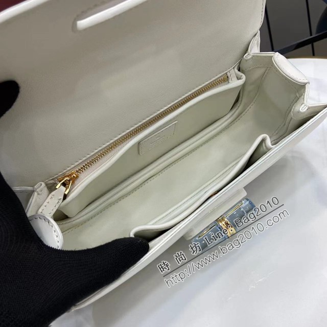 Gucci專櫃古馳最新款Bamboo Diva手提包肩背女包小號手提包 jh2926型號：827750